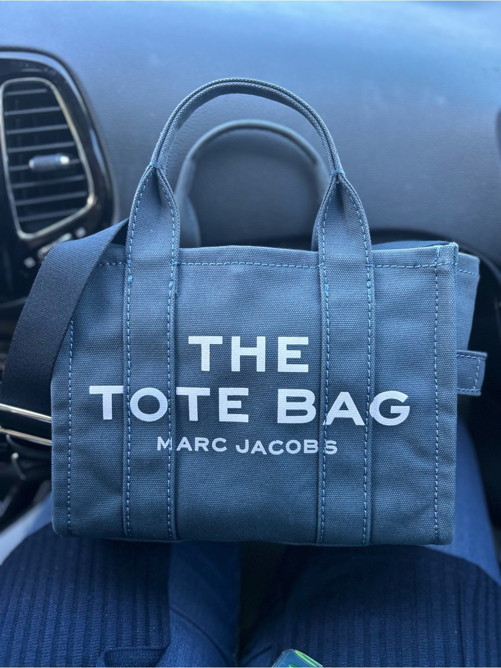 Marc Jacobs The Tote Bag - Picture 2 of 7